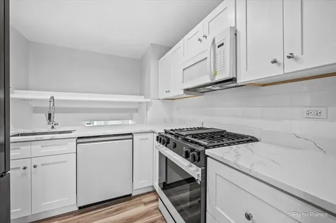 642 Glacier Trail Roselle IL 60172
