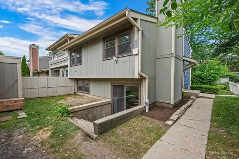 642 Glacier Trail Roselle IL 60172