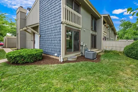 642 Glacier Trail Roselle IL 60172