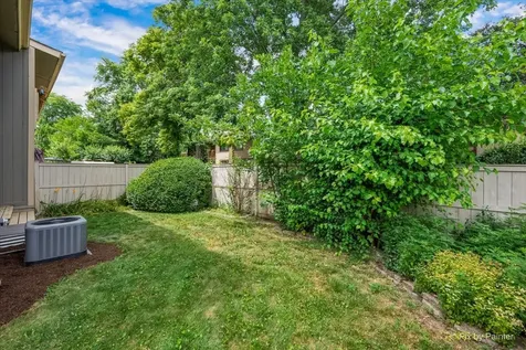 642 Glacier Trail Roselle IL 60172