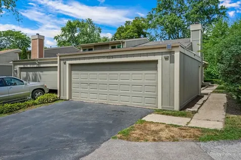 642 Glacier Trail Roselle IL 60172