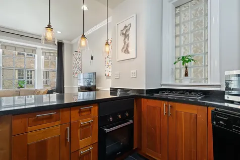 70 East Scott Street Chicago IL 60610