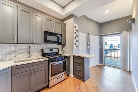 2141 West Crystal Street Chicago IL 60622