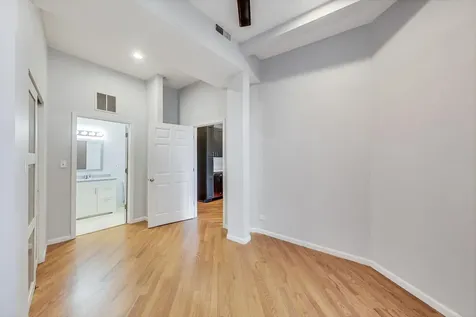 2141 West Crystal Street Chicago IL 60622