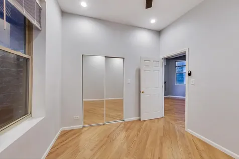 2141 West Crystal Street Chicago IL 60622