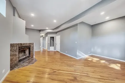 2141 West Crystal Street Chicago IL 60622