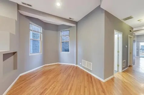 2141 West Crystal Street Chicago IL 60622
