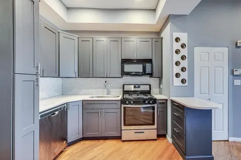 2141 West Crystal Street Chicago IL 60622