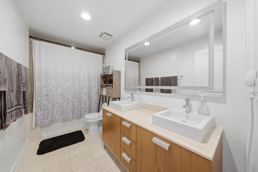 3008 West Addison Street Chicago IL 60618