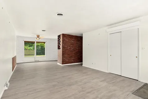 5406 North Longwood Drive Peoria IL 61614