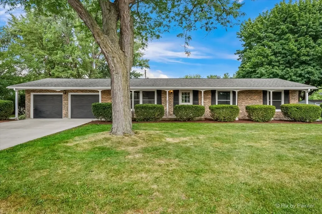 136 Scott Drive East Dundee IL 60118