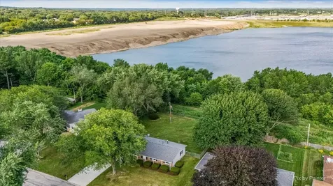 136 Scott Drive East Dundee IL 60118