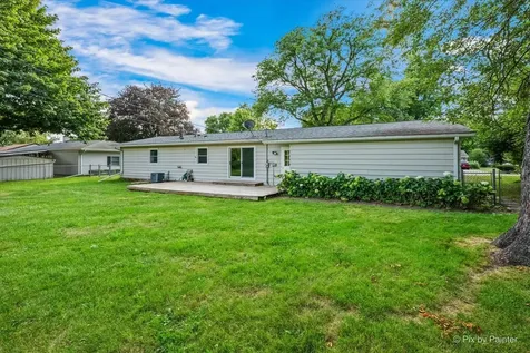 136 Scott Drive East Dundee IL 60118