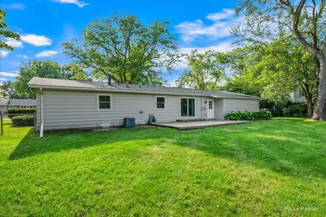 136 Scott Drive East Dundee IL 60118