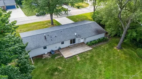 136 Scott Drive East Dundee IL 60118