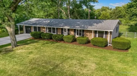136 Scott Drive East Dundee IL 60118