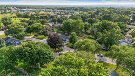 136 Scott Drive East Dundee IL 60118
