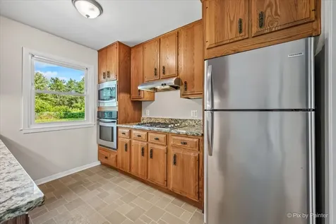 136 Scott Drive East Dundee IL 60118