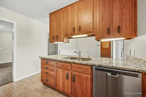 136 Scott Drive East Dundee IL 60118