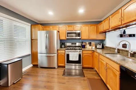 1711 Vermont Drive Elk Grove Village IL 60007