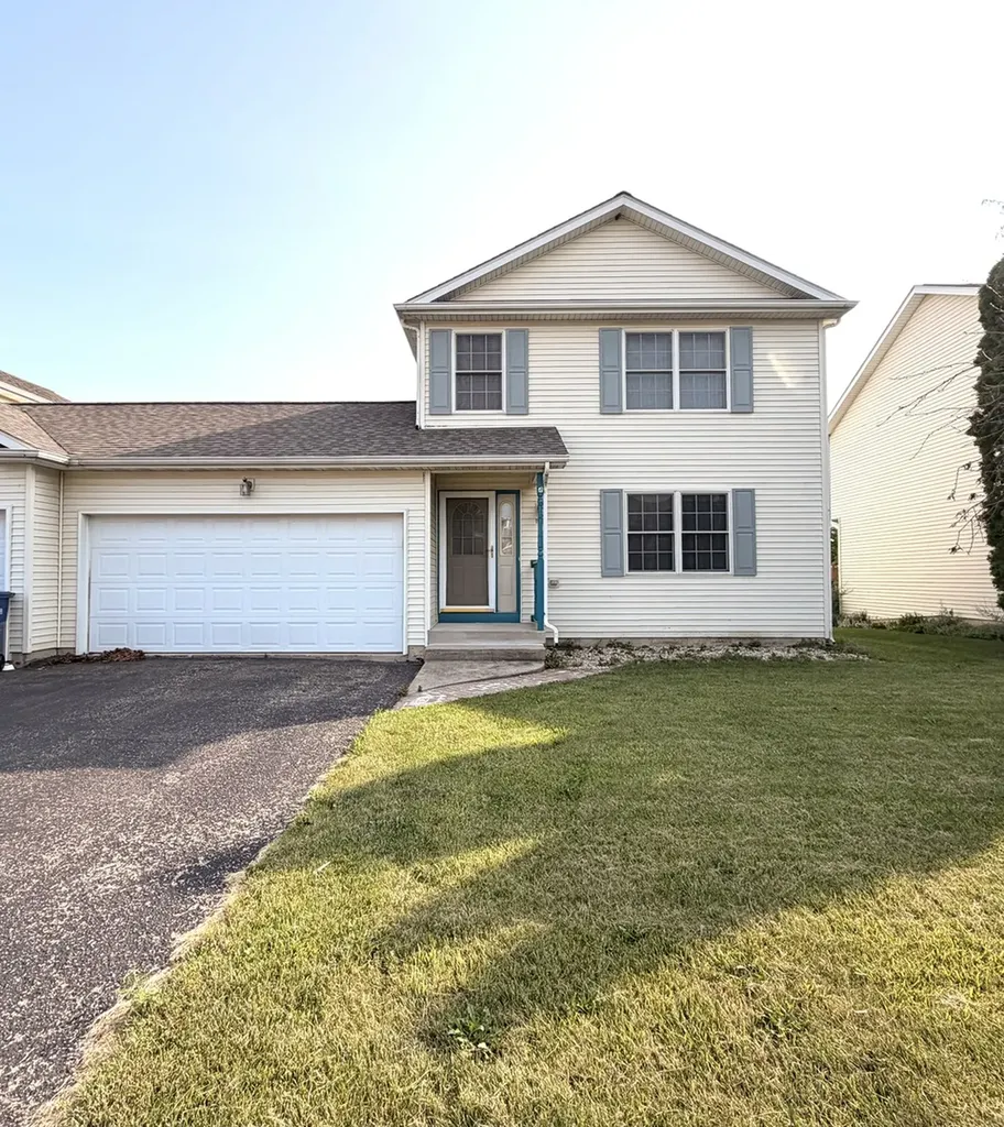 1536 Moluf Street Dekalb IL 60115