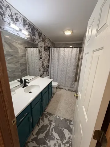 1536 Moluf Street Dekalb IL 60115