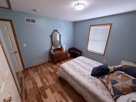 1536 Moluf Street Dekalb IL 60115