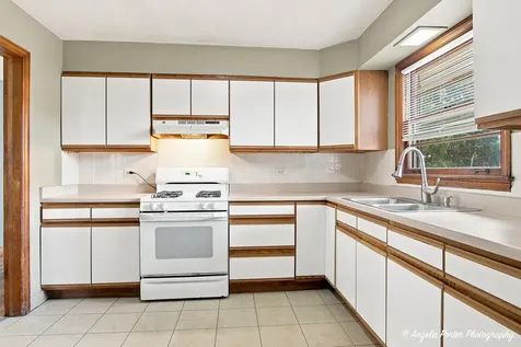 1401 Channel Beach Avenue Johnsburg IL 60051