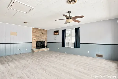 1401 Channel Beach Avenue Johnsburg IL 60051