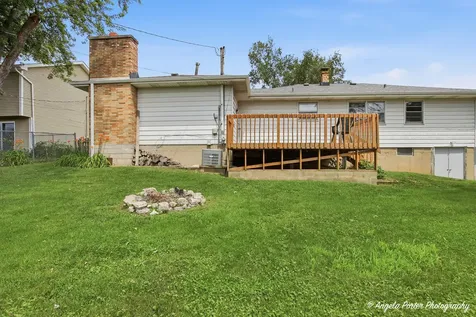 1401 Channel Beach Avenue Johnsburg IL 60051