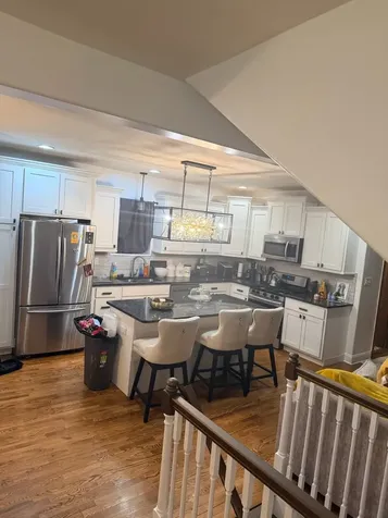10215 South Charles Street Chicago IL 60643