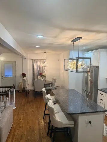 10215 South Charles Street Chicago IL 60643