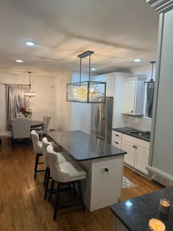 10215 South Charles Street Chicago IL 60643