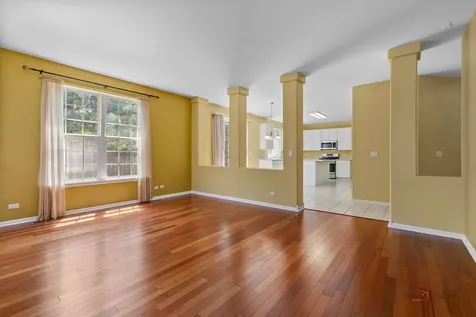 1713 Nathan Lane Libertyville IL 60048