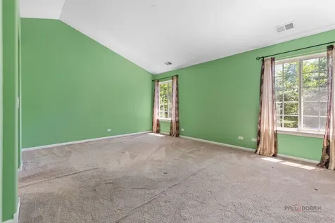 1713 Nathan Lane Libertyville IL 60048