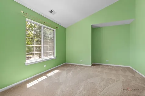 1713 Nathan Lane Libertyville IL 60048