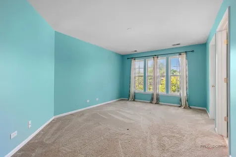 1713 Nathan Lane Libertyville IL 60048