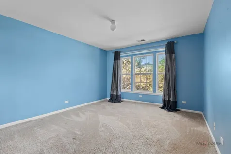 1713 Nathan Lane Libertyville IL 60048