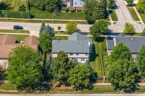 1713 Nathan Lane Libertyville IL 60048