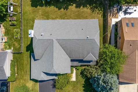 1713 Nathan Lane Libertyville IL 60048