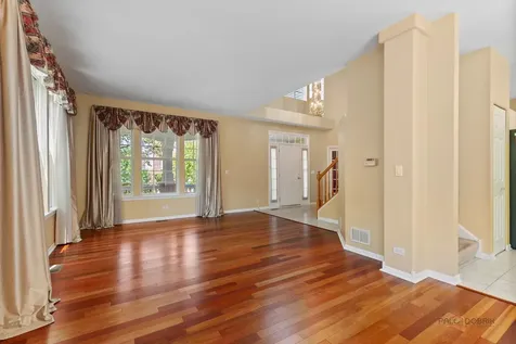 1713 Nathan Lane Libertyville IL 60048
