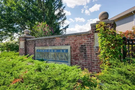 1713 Nathan Lane Libertyville IL 60048