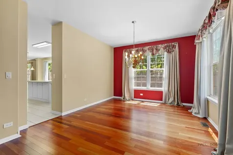 1713 Nathan Lane Libertyville IL 60048
