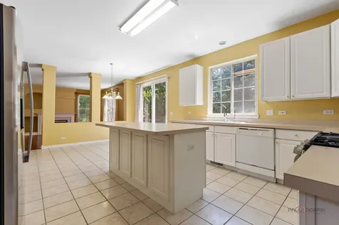 1713 Nathan Lane Libertyville IL 60048