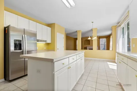 1713 Nathan Lane Libertyville IL 60048
