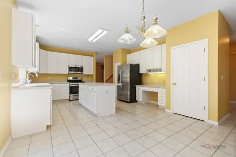 1713 Nathan Lane Libertyville IL 60048
