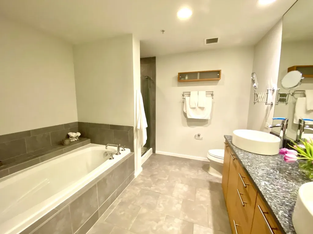 240 East Illinois Street Chicago IL 60611