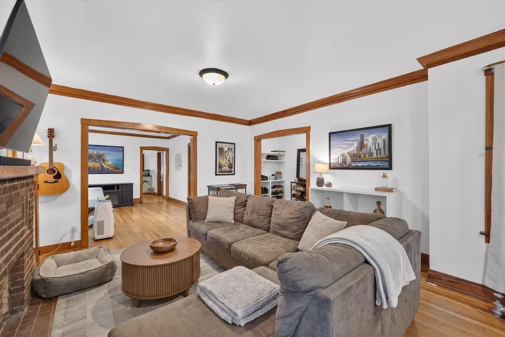 2926 North Avers Avenue Chicago IL 60618