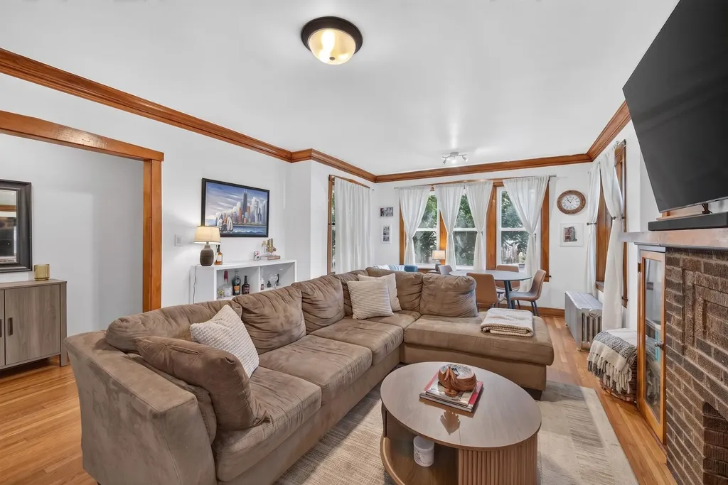 2926 North Avers Avenue Chicago IL 60618