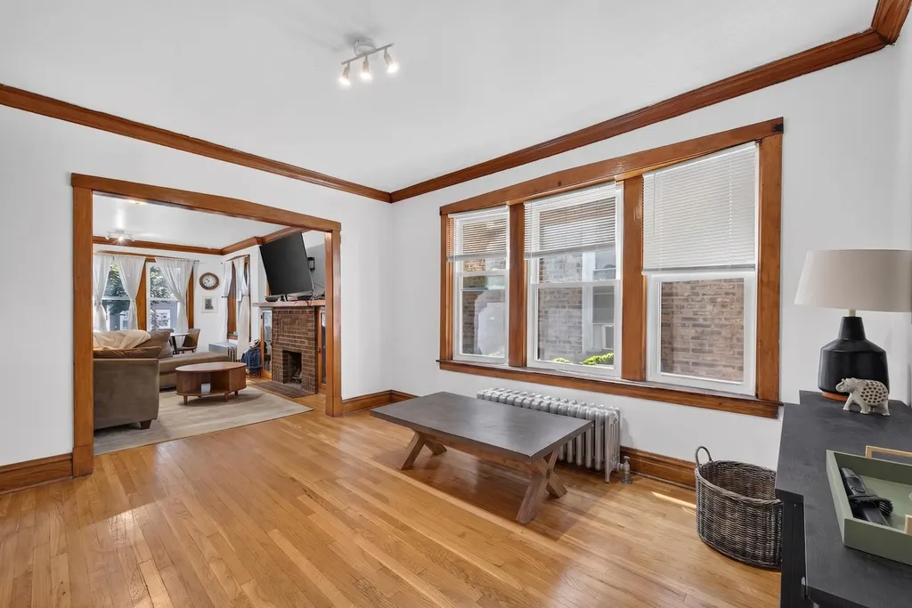 2926 North Avers Avenue Chicago IL 60618